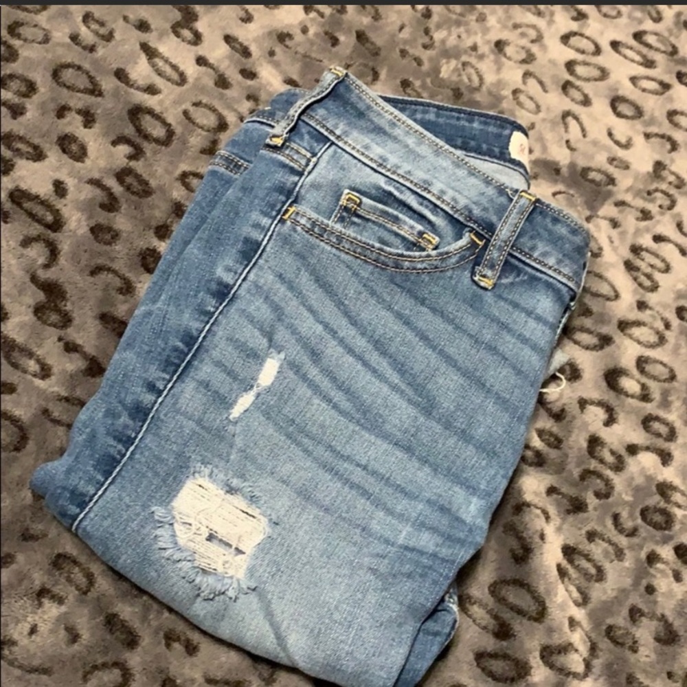 Hollister blue wash ripped jeans!
